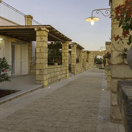 Masseria Li Turri Aparthotel *